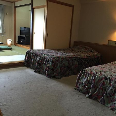 Hotel Selan Яманути Экстерьер фото